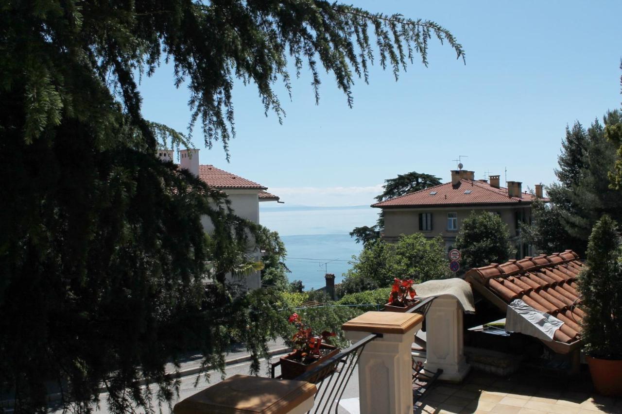 Apartment Amalia Volosko Opatija Luaran gambar
