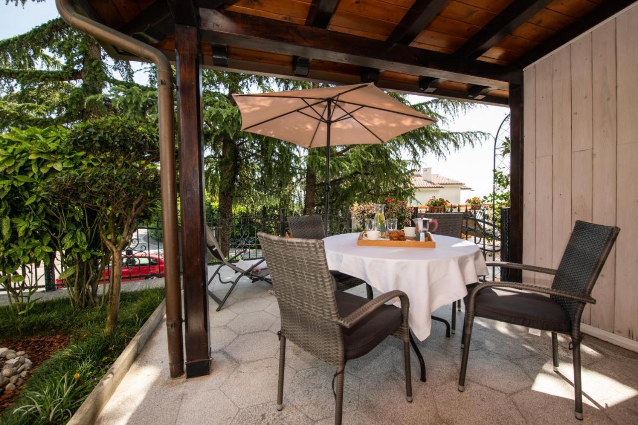 Apartment Amalia Volosko Opatija Luaran gambar